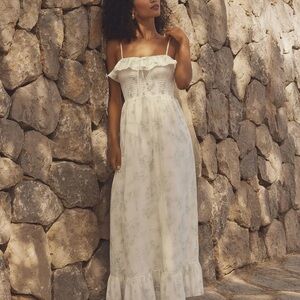 Elegant White Maxi Dress